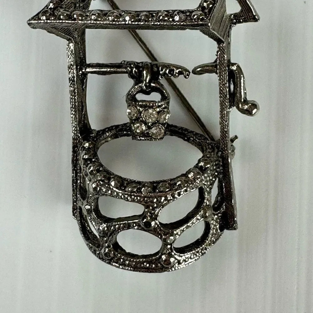 Vintage Wishing Well Brooch Silver Tone Rhinestone Figural Novelty Pin